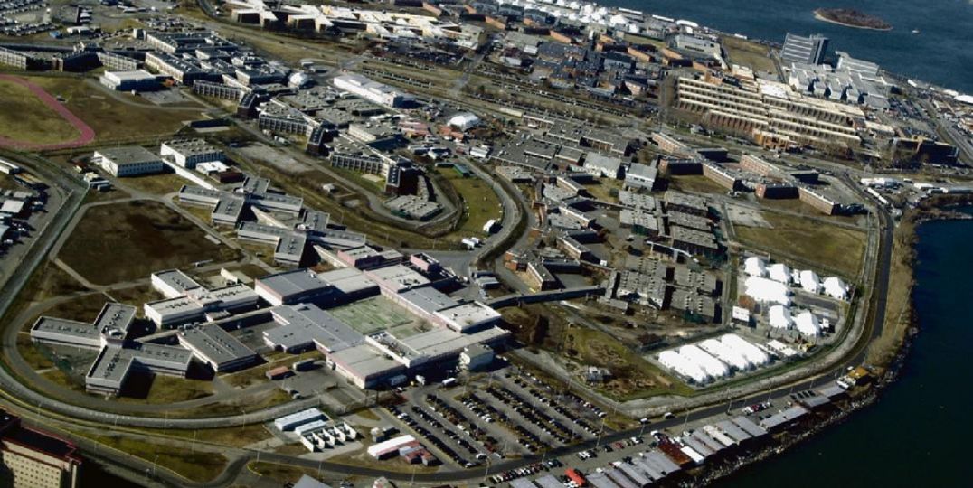 Vue aérienne de la prison de Rickers Island, lieu d'emprisonnement de Dominique Strauss-Khan. Libération 18 mai. Photo Tood Maisel / NY Daily News Archive via Getty Images.
