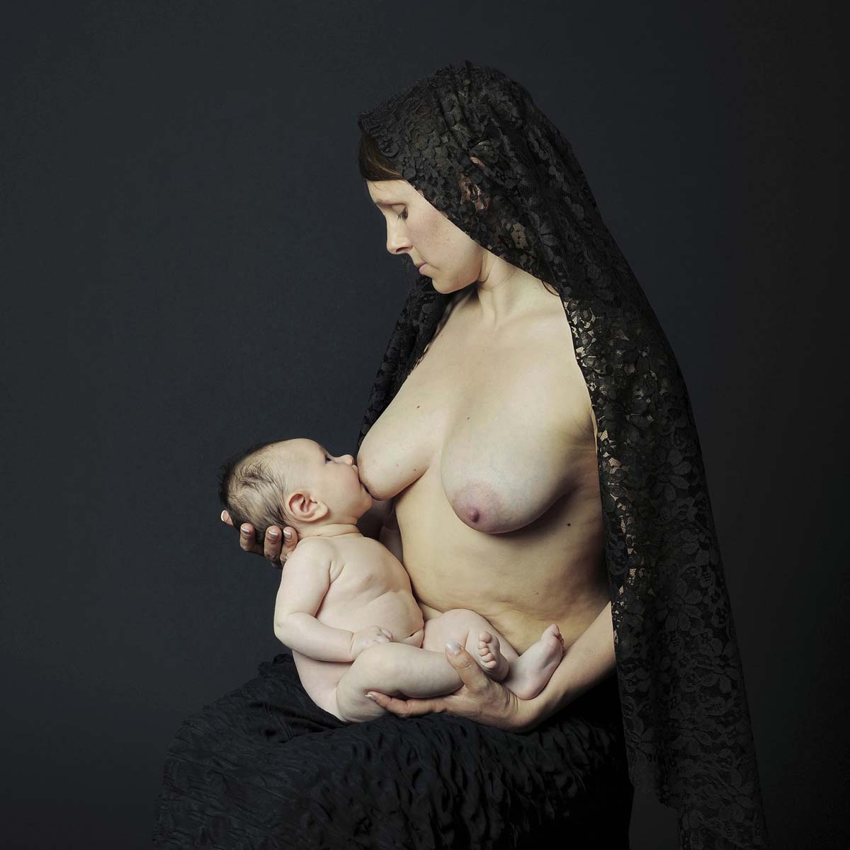 беременные голые и кормящие фото 25