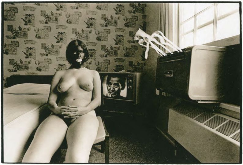 Nude in Blackface #2, 1970, vintage, cm 25x20 ca. © Leslie Krims