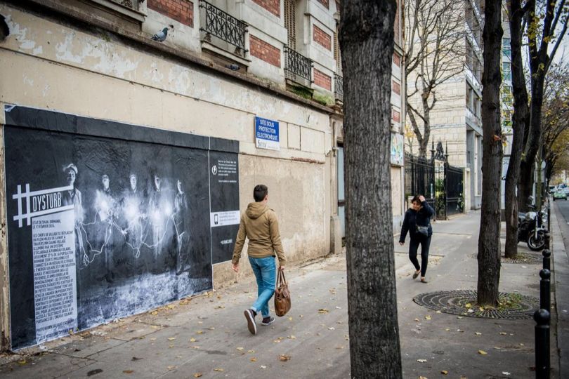 © Benjamin Girette / #DYSTURB, Paris on December 2nd, 2015 // 42 rue de la convention 75015 PARIS : Special Operation with Magnum Foundation and #Dysturb for the COP21.
Photo pasted Ruben Salgado Escudero
