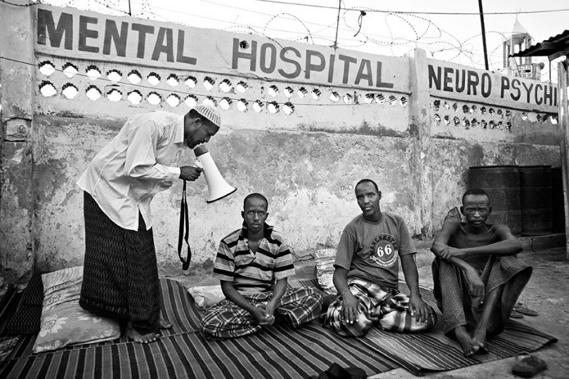 Mogadishu, Somalia - Previously a psychiatric institution, this center is now run by an Imam who offers religious healing by reciting the Koran to patients who stay here. © Robin Hammond/Witness Change
