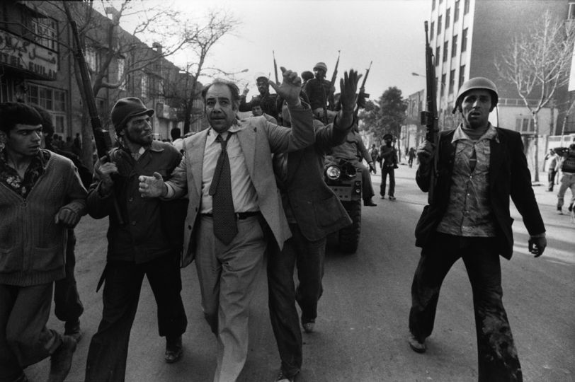 Tehran. Arrest of a presumed SAVAKI. Feb. 11th 1979 © Abbas / Magnum Photos