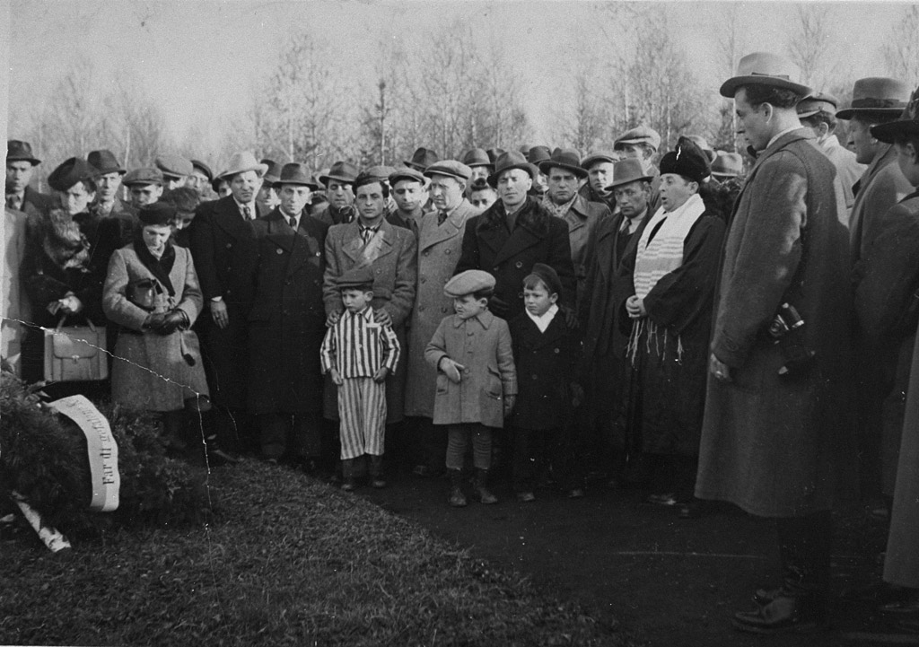 Paris After The Shoah Survivors Refugees Survivors 1944 1947 The Eye Of Photography Magazine