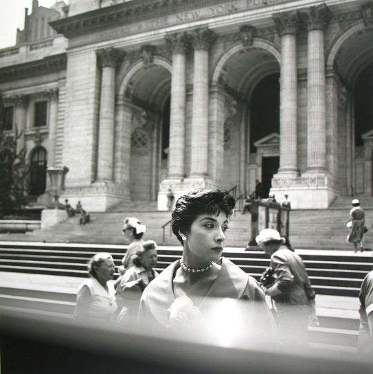 New York Public Library, New York, c. 1952 © Vivian Maier/Maloof Collection, Courtesy Howard Greenberg Gallery, New York