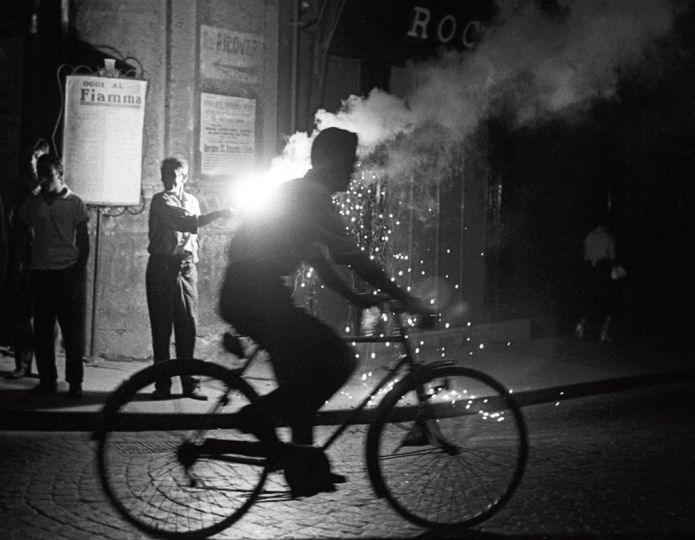 Feux De Bengale © Sabine Weiss