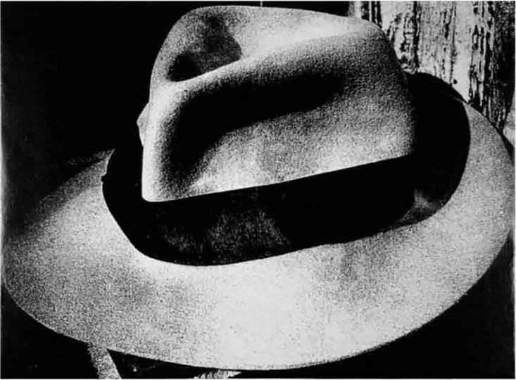 © Daido Moriyama, Light and Shadow, 1980, Silver gelatin print, 27.9 x 35.6 cm, Courtesy of Three Shadows + 3, Beijing