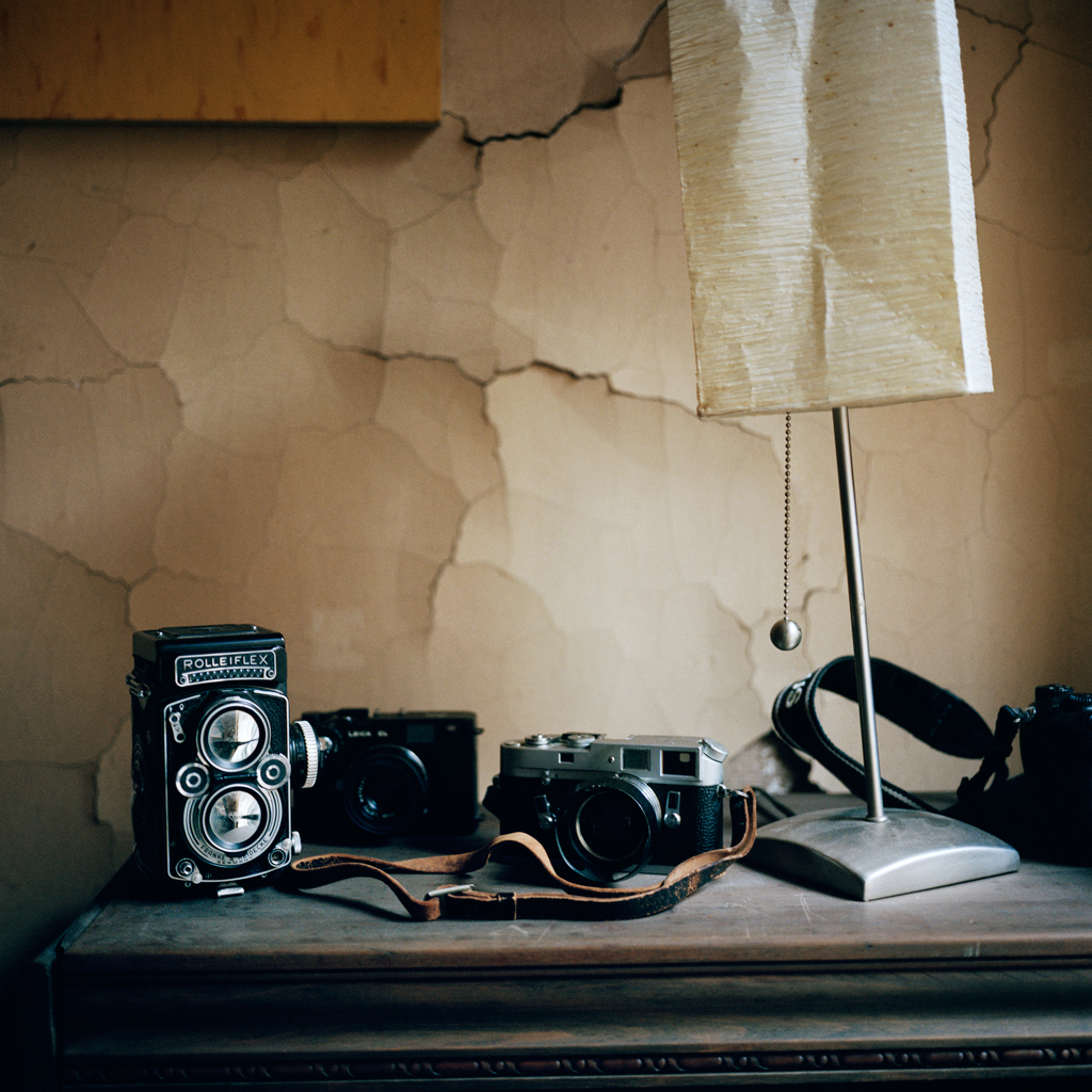 Saul Leiter's home by François Halard - The Eye of Photography
