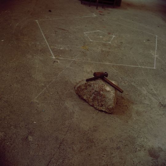 Rough ashlar at Les Eleves de la Vertu # 20 Orient de Miragoane (2016) © Leah Gordon