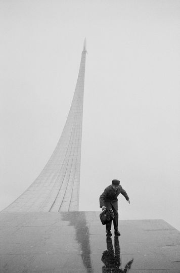 Museum Of Cosmonautics, Moscow 1974 © Brian Griffin – Courtesy MMX Gallery