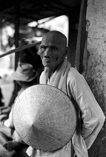Old Man in Quang Ngai Market, Vietnam 1969 ©Laszlo Kondor, all rights reserved