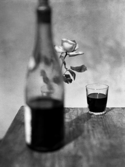 ©René Groebli, The Eye of Love, Red wine, No. 520, Paris, 1952