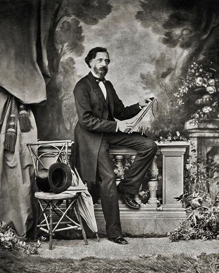 Autoportrait dessinant dans son atelier niçois © 1854 Charles Nègre courtesy Archives Communales de Grasse