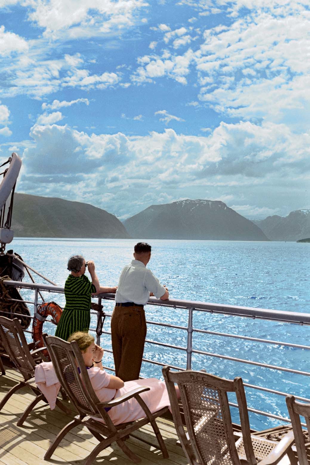 Louis Vuitton: Extraordinary Voyages - New Mags