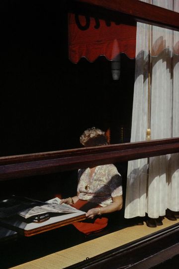 Harry Gruyaert, BELGIQUE, Anvers, 1988, 35 x 24 cm © Harry Gruyaert / Magnum Photos - Courtesy of the artist and LE BAL