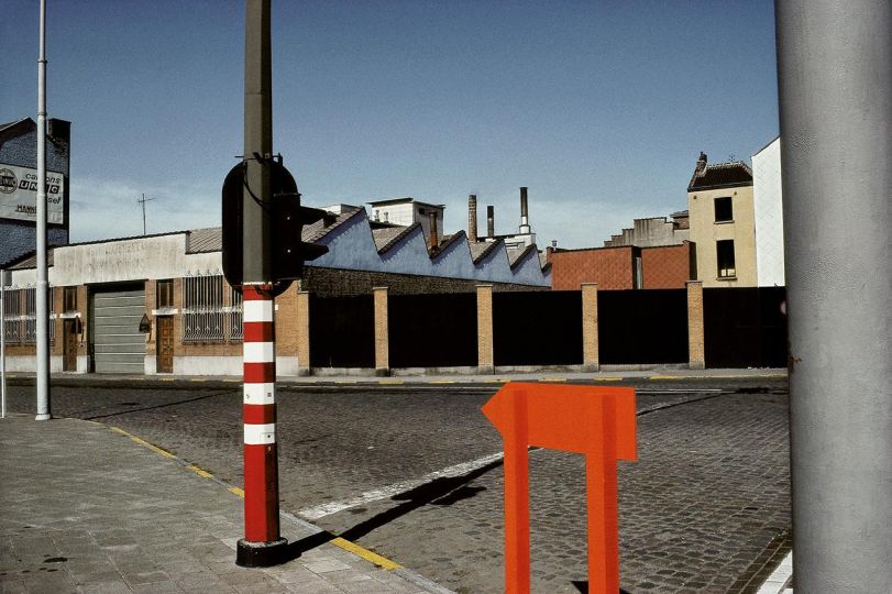 Harry Gruyaert, BELGIQUE, Bruxelles, Gare de Bruxelles-Midi, 1981, 32 x 47,5 cm © Harry Gruyaert / Magnum Photos - Courtesy of the artist and LE BAL