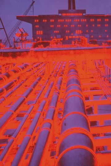 Industry D146, 1975 © René Groebli - Courtesy of the artist and The Hulett Collection