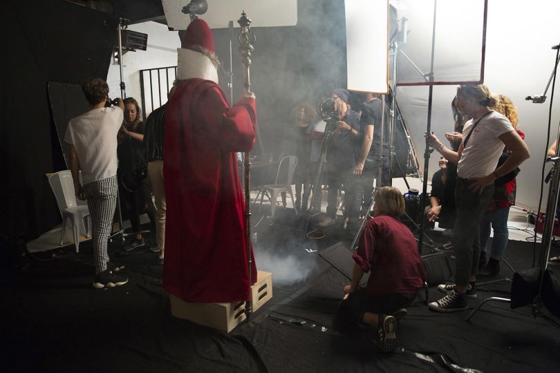 Making of Pierre Richard en cardinal de Mazarin. Louis XCIV © Sacha Goldberger - Courtesy of the artist