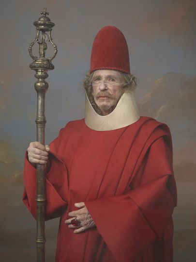 Pierre Richard en cardinal de Mazarin. Louis XCIV © Sacha Goldberger - Courtesy of the artist