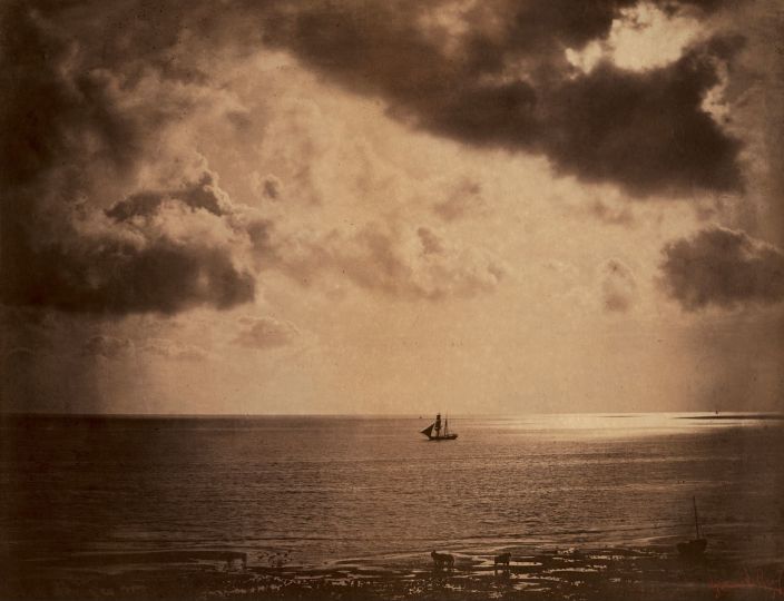 Gustave LE GRAY (1820-1884), Brick (dit Brick au clair de lune), 1856-1857, tirage albuminé d'après un négatif verre, cachet rouge de la signature dur l'image et cachet sec de l'auteur sur le carton de montage, 32,7 x 41,6 cm (12-7/8 x 16-3/8 in.), 20 000/50 000 € 