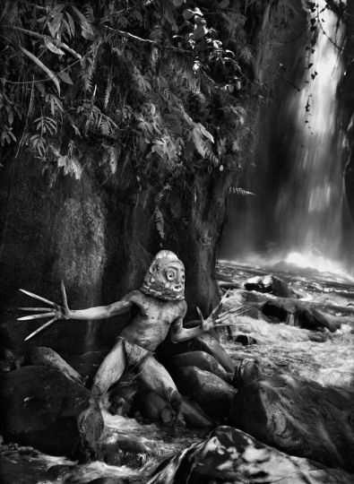 Sebastião Salgado, Mudman, Paya, province des Hautes-Terres occidentales, Papouasie-Nouvelle-Guinée, 2008 Collection MEP, Paris. Don de Sebastião Salgado et Lélia Wanick Salgado en 2018 © Sebastião Salgado