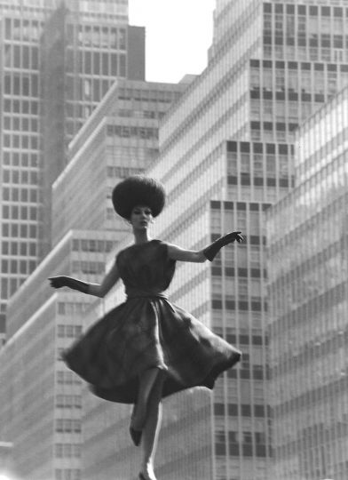 Horst P. Horst - Park Avenue Fashion, New York, 1962 © Estate of Horst P. Horst / Courtesy of Staley-Wise Gallery, New York