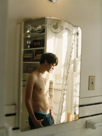 Jason Wilder, Los Angeles, 2007 © Paul Jasmin, courtesy of Fahey/Klein Gallery, Los Angeles