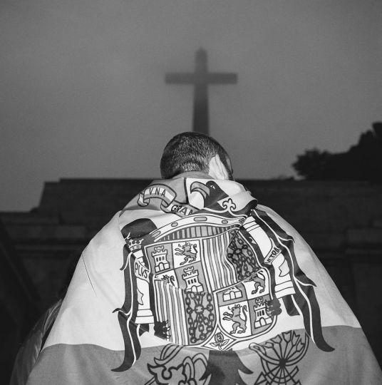 アート・デザイン・音楽 WING SHYA: SHANGHAI Louis Vuitton Louis Vuitton Editions: the cinematic Shanghai of Wing Shya - The