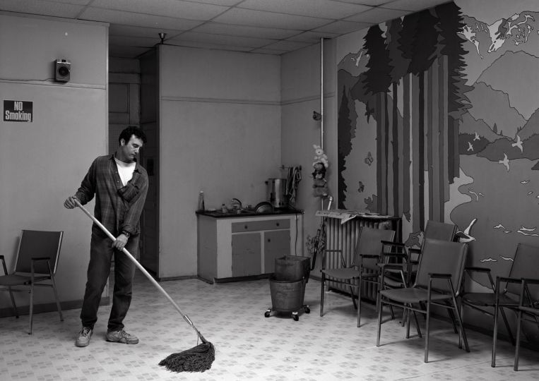 Jeff Wall, Volunteer, 1996 © Jeff Wall and courtesy of the Glenstone Museum