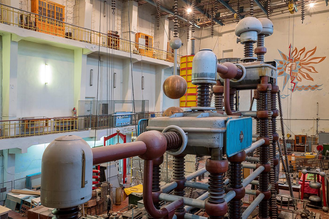 FUEL : Eric Lusito : Soviet Scientific Institutes - The Eye of