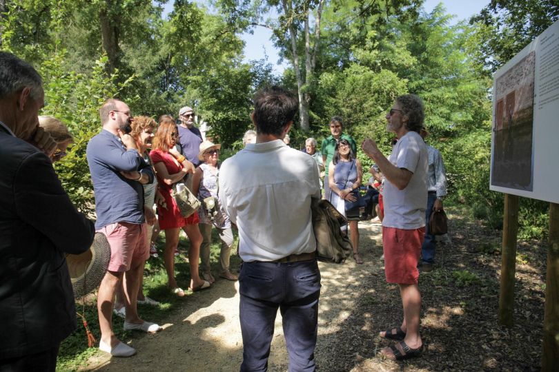 Gideon Mendel (sud-africain) La série « Drowning World » documente les conséquences humaines du changement climatique à travers le monde