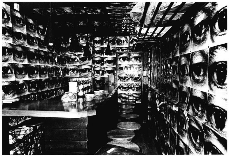 © Daido Moriyama Photo Foundation Courtesy of Peter Fetterman Gallery
