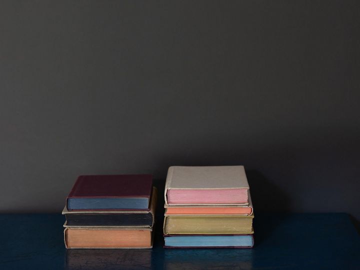 Reading November #15 © Mary Ellen Bartley - Courtesy Yancey Richardson
