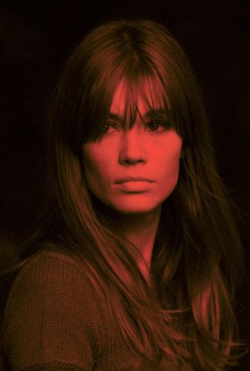 Françoise Hardy rouge © Jean-Marie Périer
