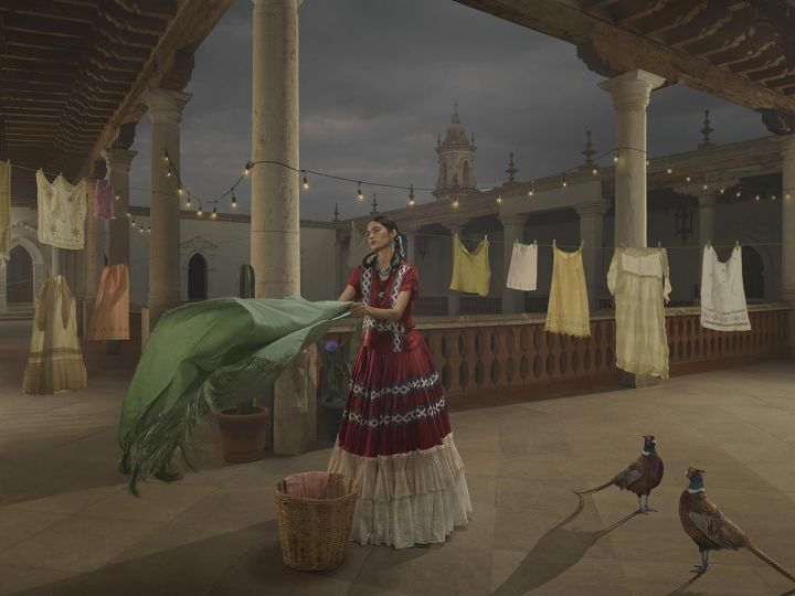 Laundry at Dusk © Julia Fullerton-Batten - Courtesy of the artist