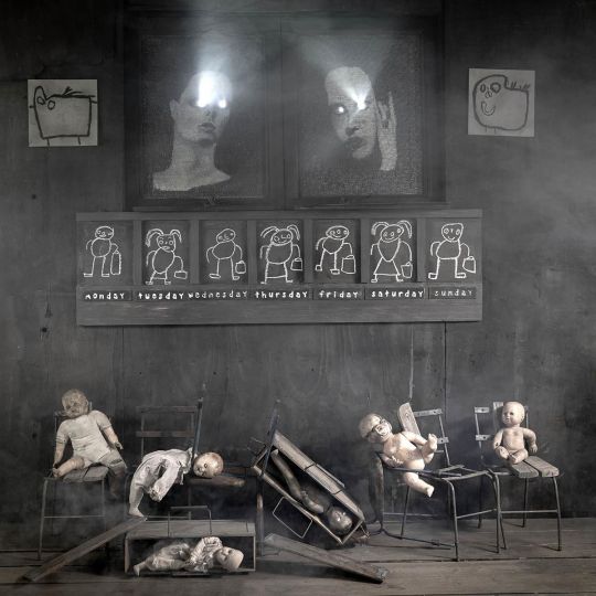 Omnipresent, 2021 © Roger Ballen - Spirits and Spaces – Courtesy Thames and Hudson