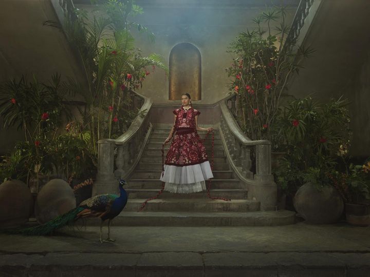 Tehuana Dress © Julia Fullerton-Batten - Courtesy of the artist