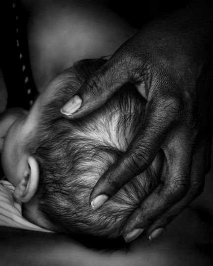 The Hand That Cares © Noémia Prada - Courtesy of the artist
