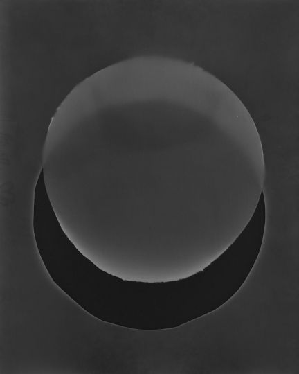 Circular cut I, 2026 © Sarah Rhodes - Courtesy of the artist