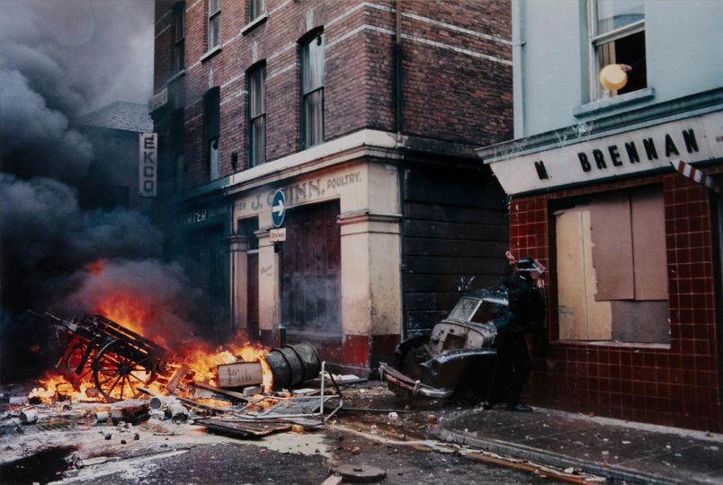 Derry Londonderry, Northern Ireland, at around 4 PM on August 12, 1969. © estate of Akihiko Okamura